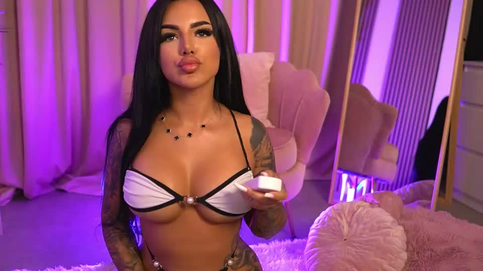 isjessyfoxy Webcam Chat October 3, 2026