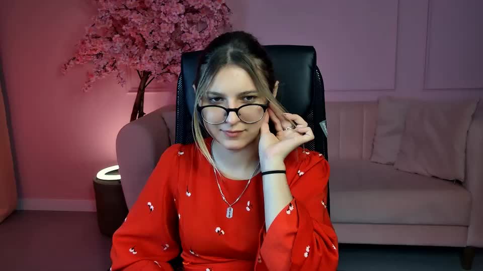lesliebloom Webcam Chat October 3, 2026