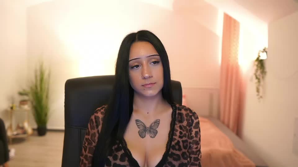 hannabee18 Webcam Chat October 3, 2026