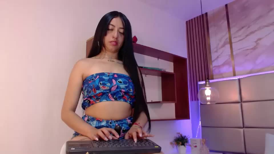 elliemorris18 Webcam Chat October 3, 2026