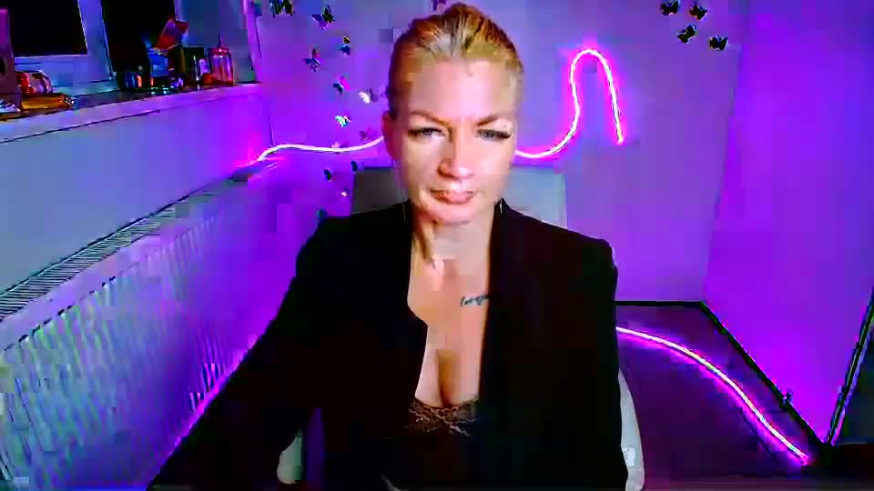 caroline_moan Webcam Chat October 3, 2026