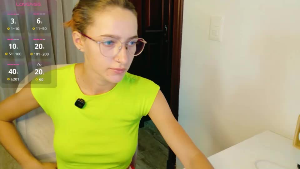 lil_sillk Webcam Chat October 3, 2026