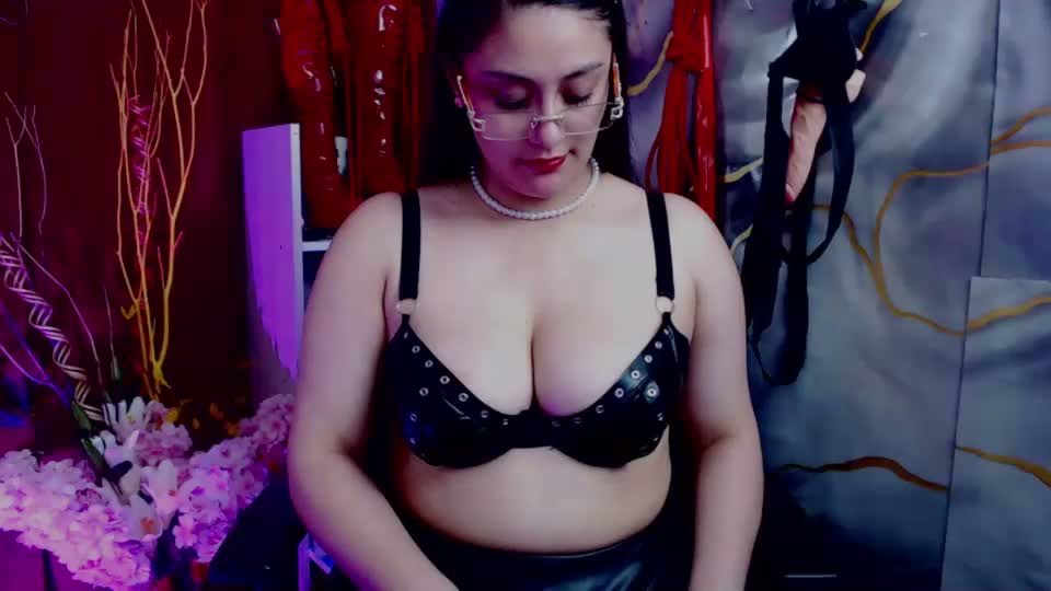 cristalzafiro Webcam Chat October 3, 2026