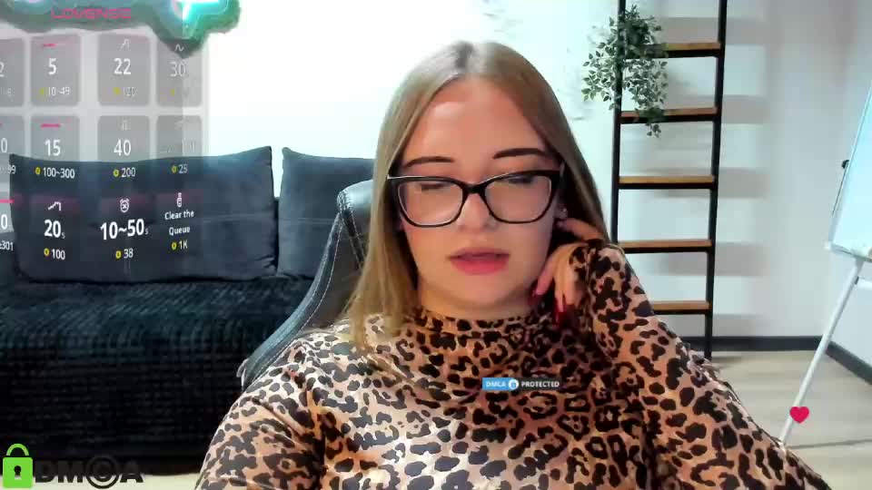 missiskaroline Webcam Chat October 3, 2026