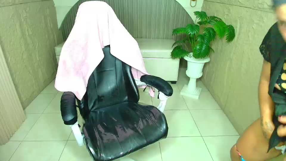 tiffany__r Webcam Chat October 3, 2026