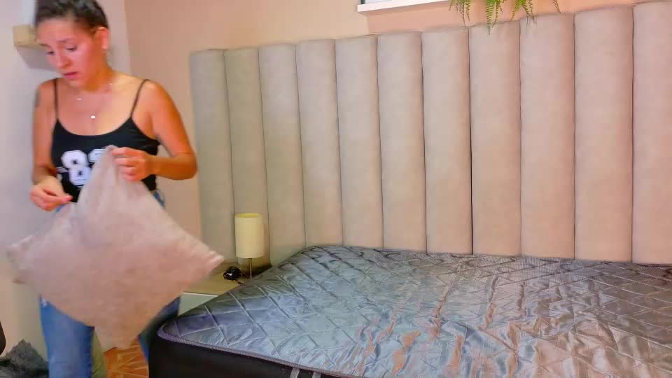 chloe_and_scarlett Webcam Star October 3, 2026