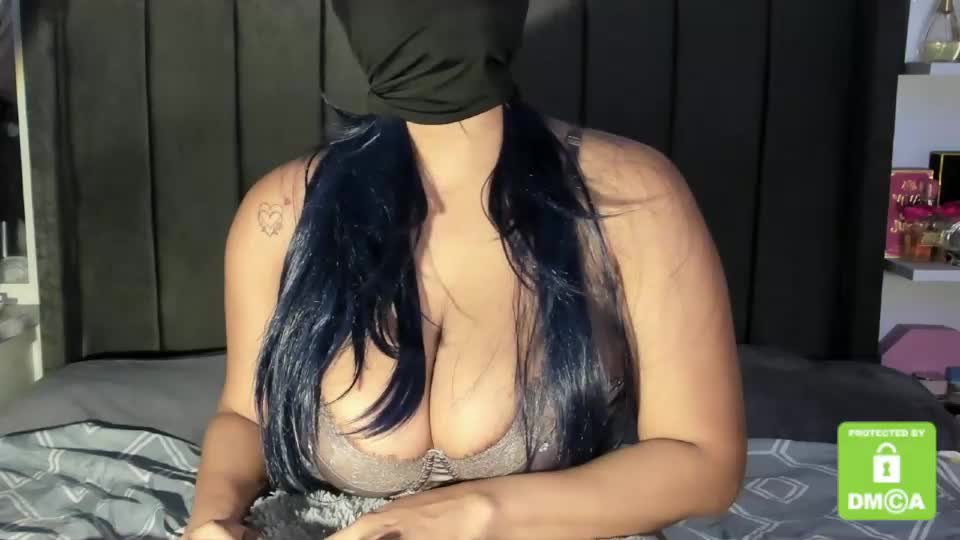 esmeralda_qamar Webcam Chat October 4, 2026