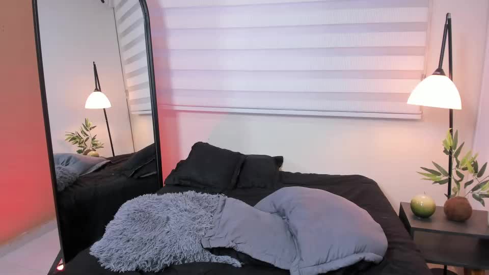 sophie_ivy Webcam Chat October 4, 2026