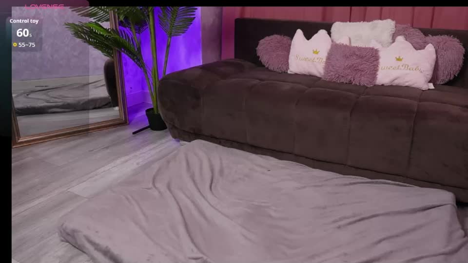 hellokittyshy Webcam Chat October 4, 2026