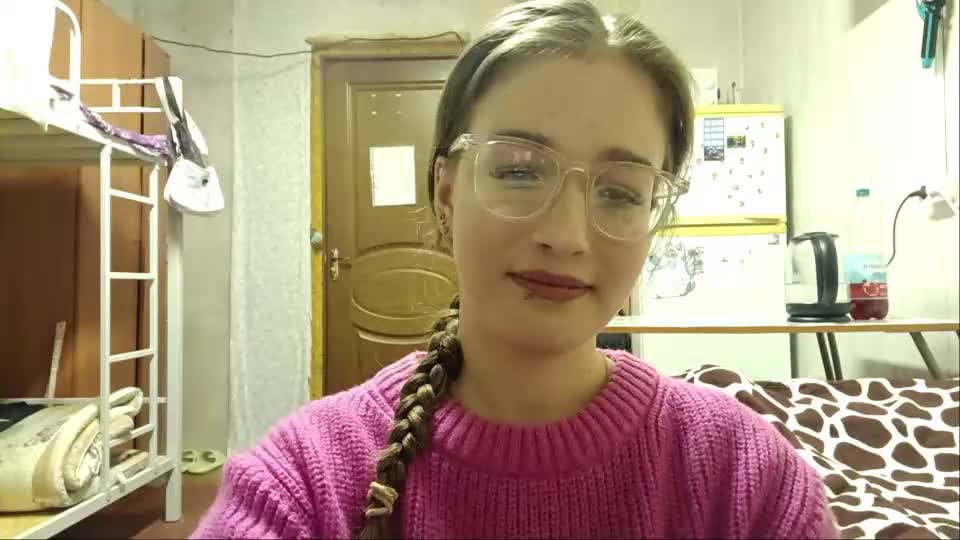 cherryfizzee Webcam Star October 4, 2026