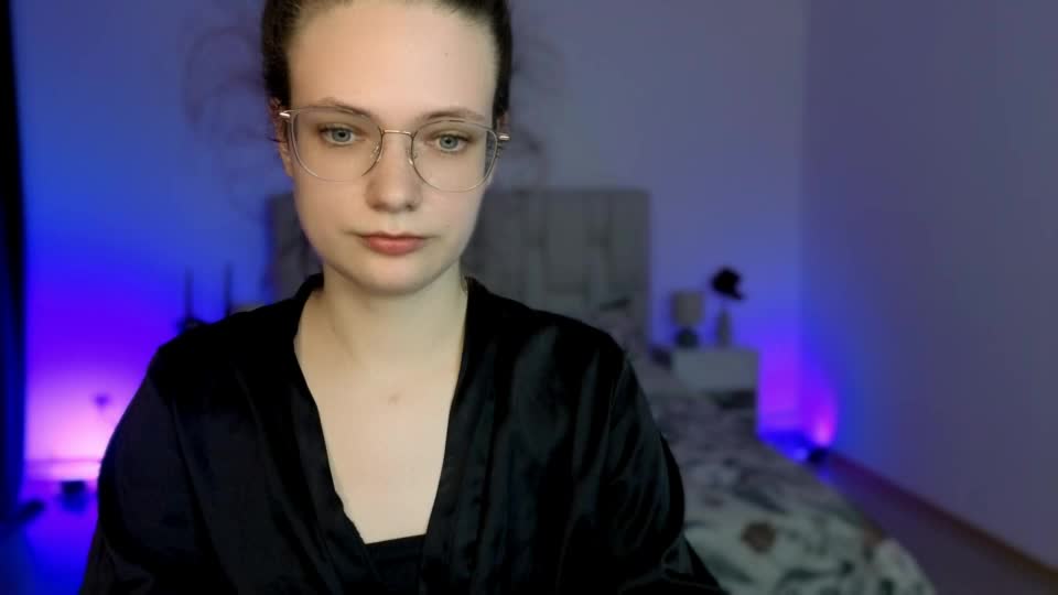 curly_kittenn_ Webcam Star October 4, 2026