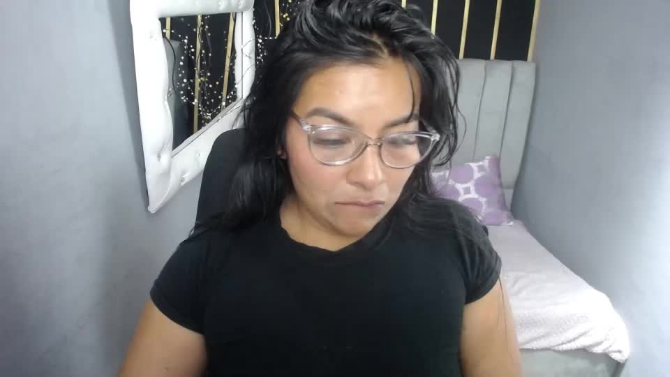 pocahontas_purple Webcam Chat October 4, 2026
