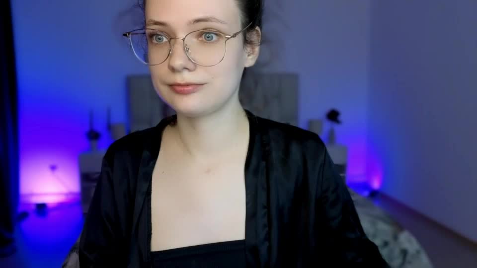 curly_kittenn_ Webcam Chat October 4, 2026