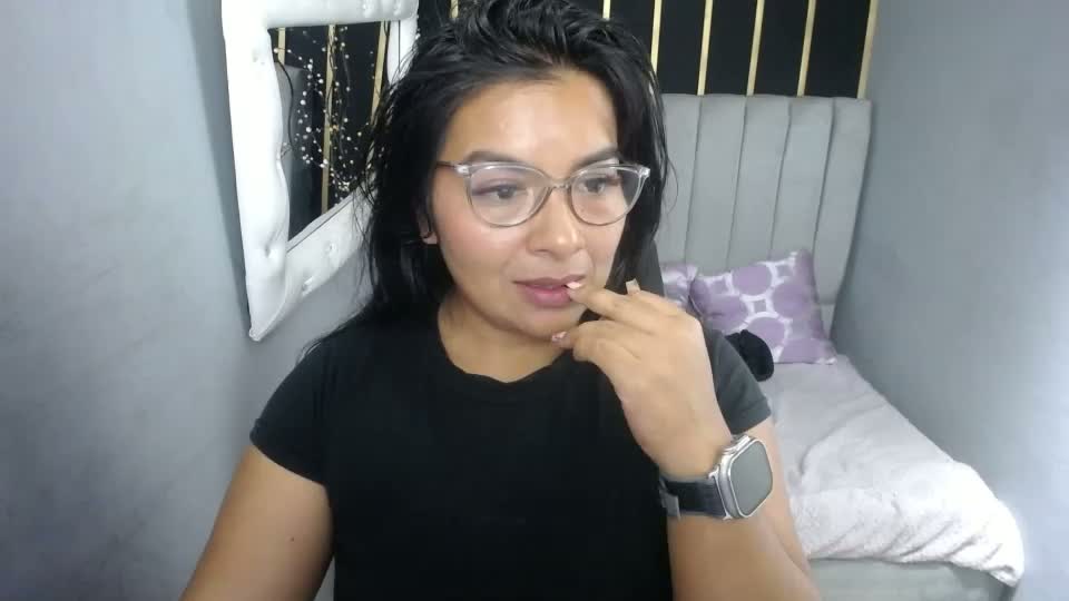 pocahontas_purple Webcam Chat October 4, 2026