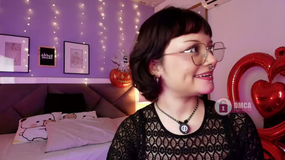 miila_stone Webcam Chat October 4, 2026