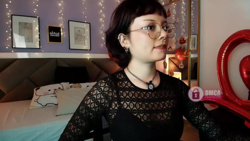 miila_stone Webcam Chat October 4, 2026