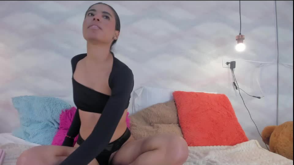zelie_angels Webcam Chat October 4, 2026