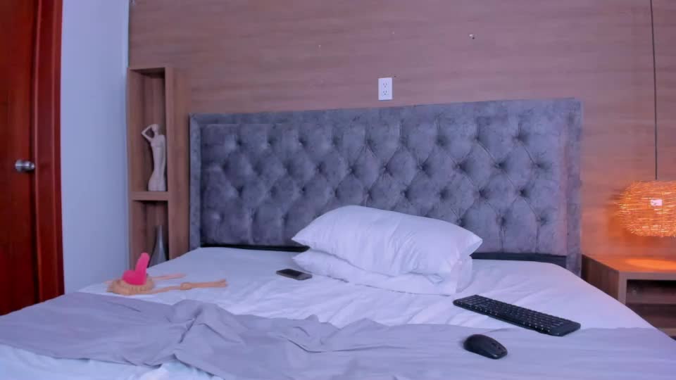 serena01_ Webcam Chat October 4, 2026
