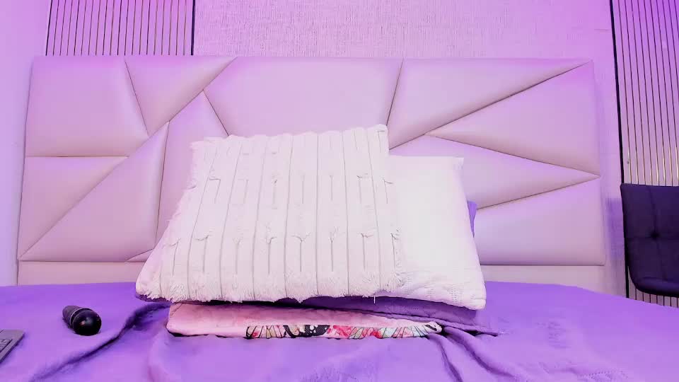 bellaa_monroe Webcam Chat October 4, 2026
