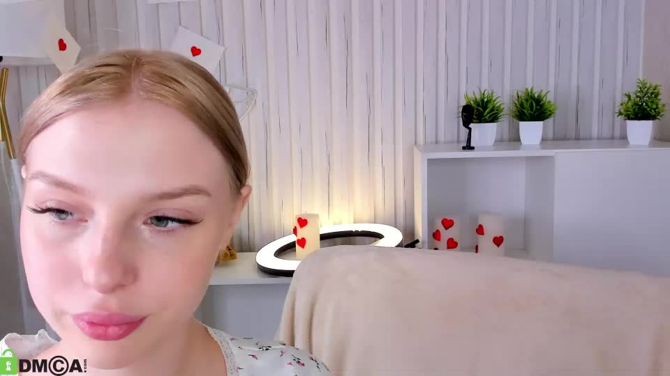alice_taylori Webcam Chat October 4, 2026