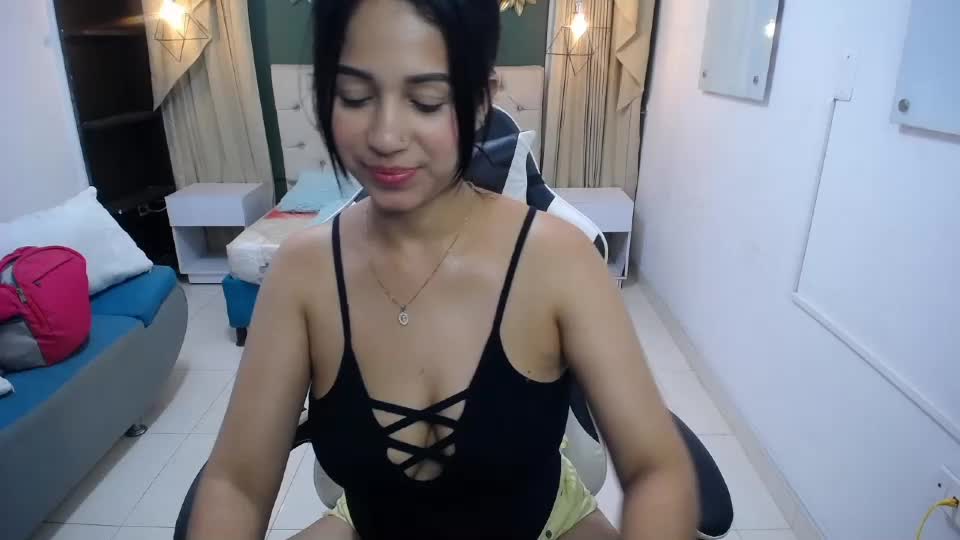 skinny_little18 Webcam Chat October 4, 2026