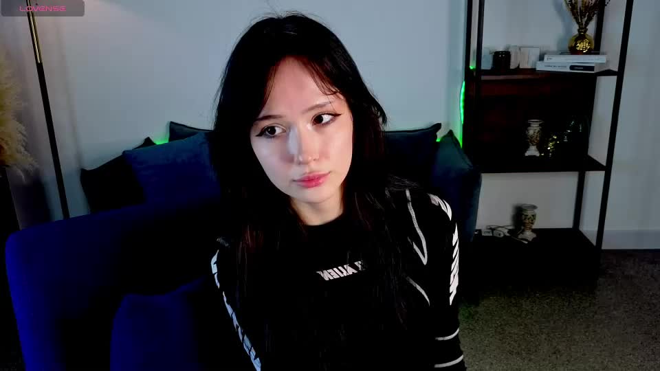 viviennedark Webcam Chat October 4, 2026