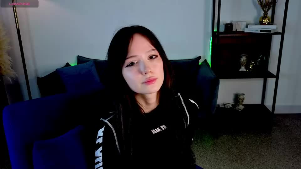 viviennedark Webcam Chat October 4, 2026
