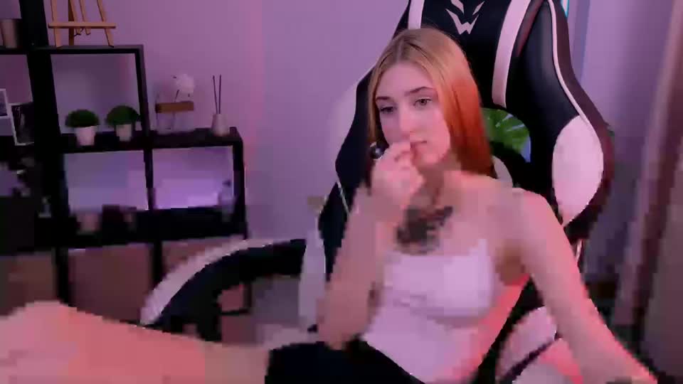 honey_bbyy Webcam Chat October 4, 2026