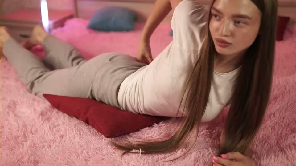 naomimayr Webcam Star October 4, 2026