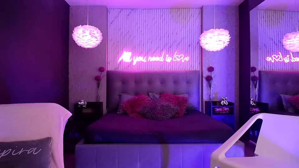 leni_moon Webcam Chat October 5, 2026