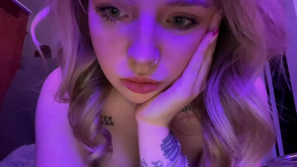 briellesnow Webcam Chat October 5, 2026