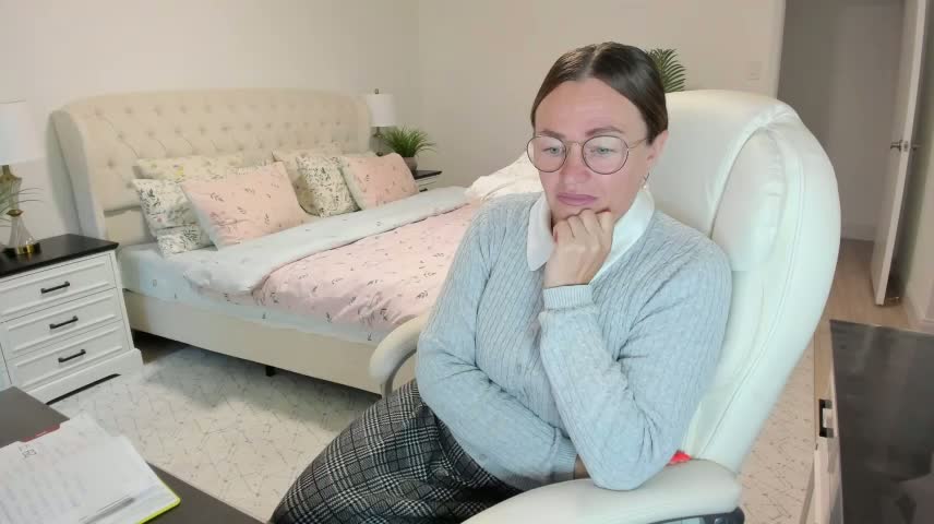 Vika73 Webcam Chat October 6, 2026