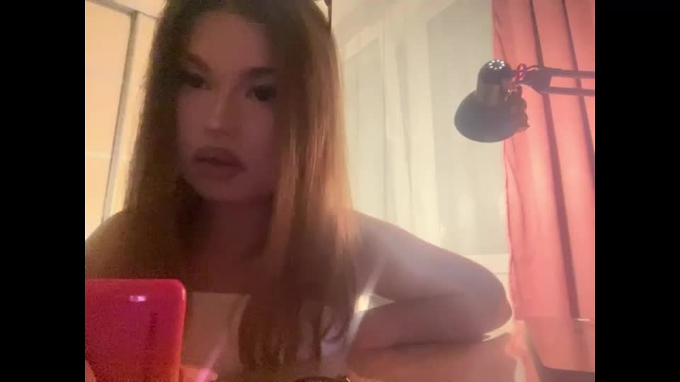 ilonasalyer Webcam Chat October 6, 2026