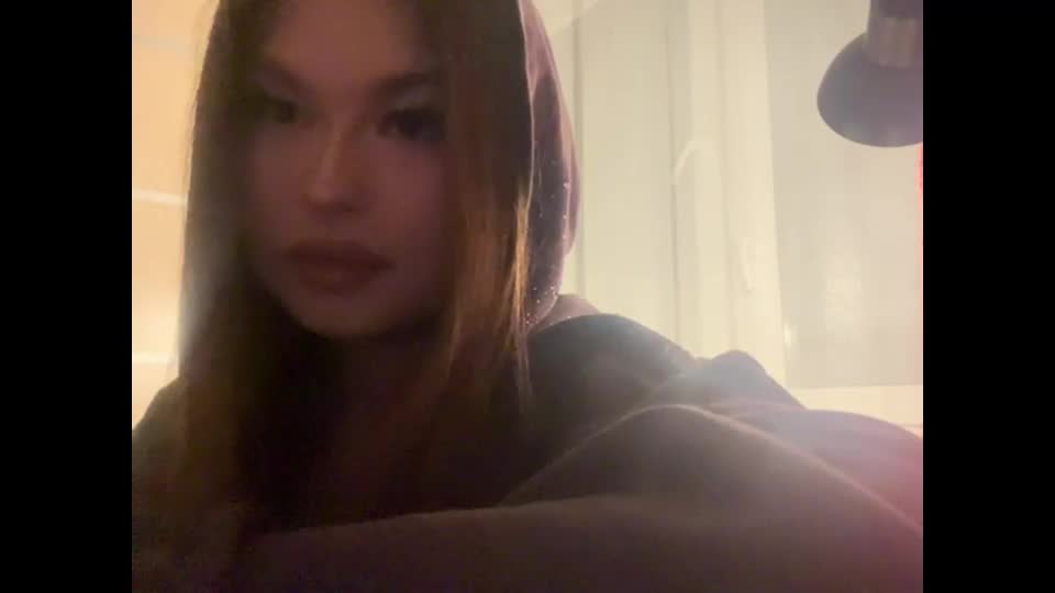 ilonasalyer Webcam Star October 6, 2026