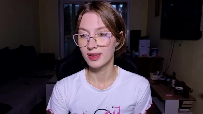 MalvinaBlum Webcam Chat October 6, 2026