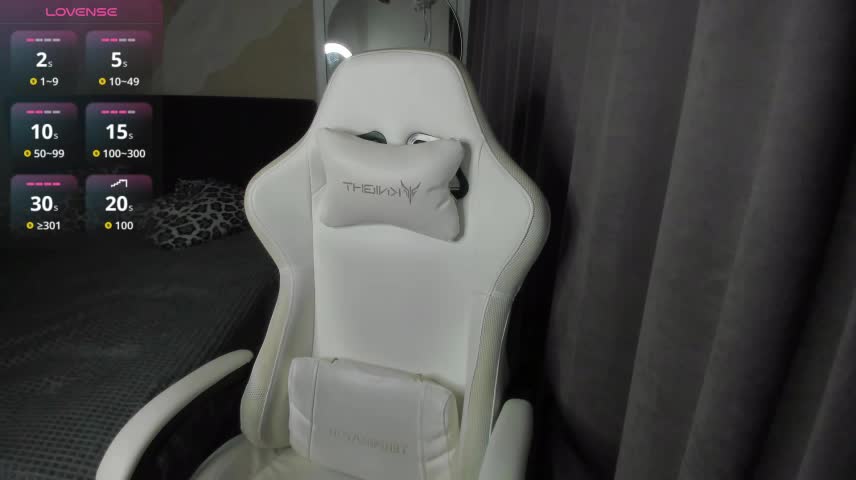 EvelinaLuu Webcam Chat October 6, 2026