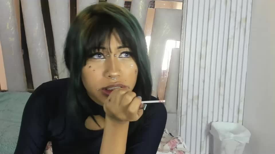 yiyi_cs Webcam Chat October 6, 2026