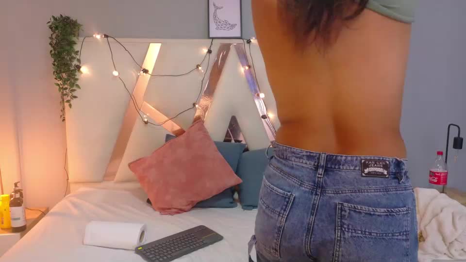 chloe_and_scarlett Webcam Star October 6, 2026