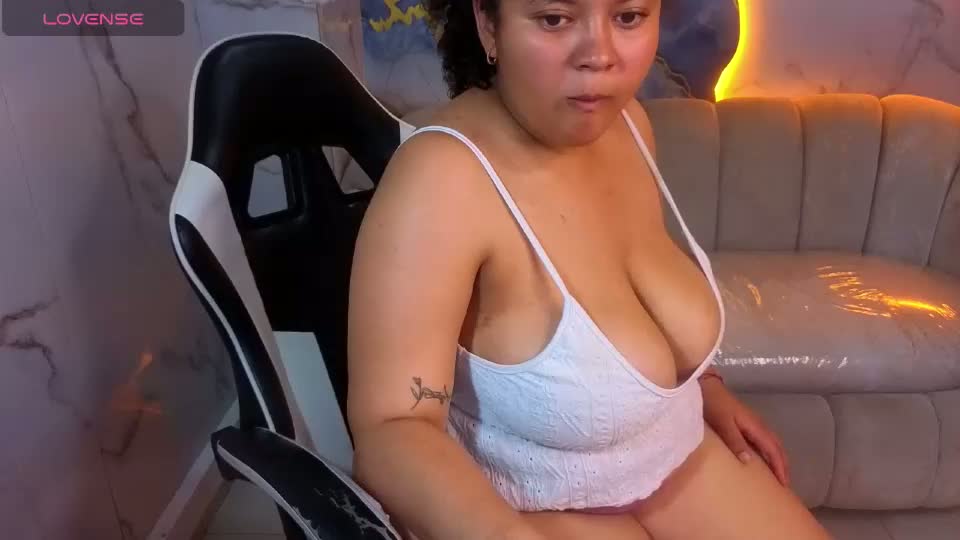 scarleett_tx Webcam Chat October 6, 2026