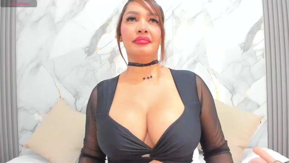 charlottee_evaans Webcam Chat October 6, 2026