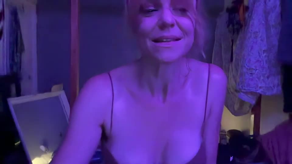 rosy_rouge Webcam Chat October 6, 2026