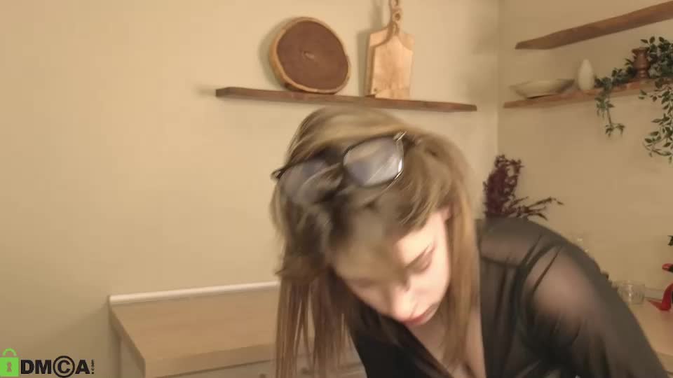 naomi_rias Webcam Star October 6, 2026