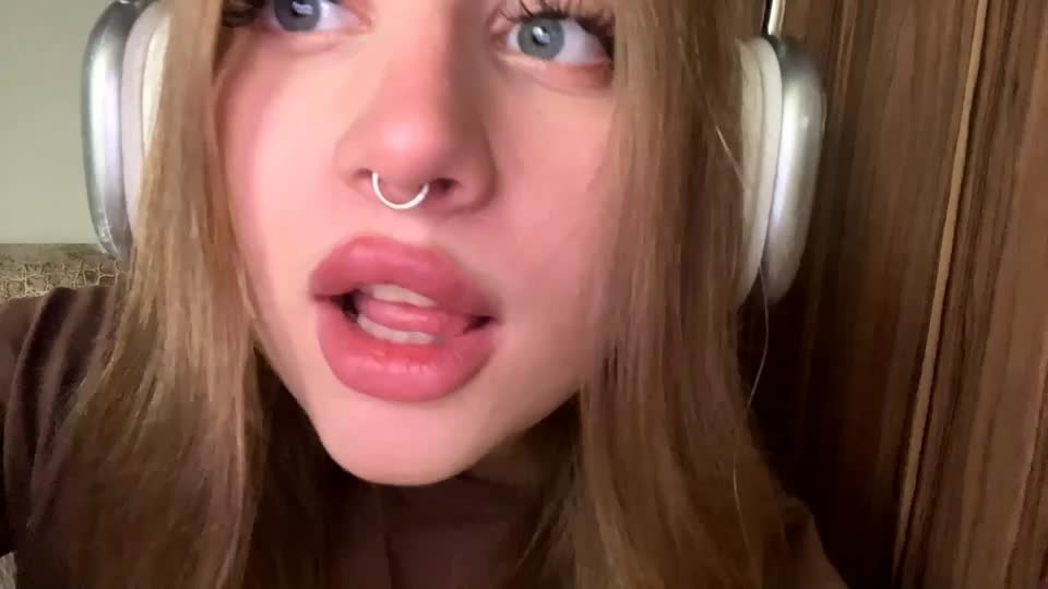 twilatompson Webcam Chat October 7, 2026