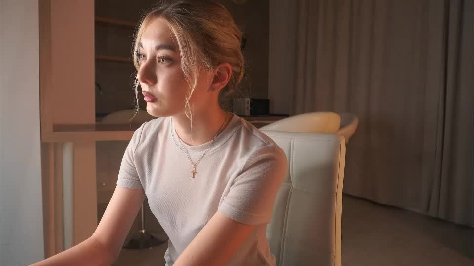 etsukobogacz Webcam Star October 7, 2026