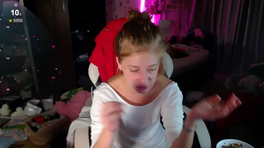 Kira_honeyy Webcam Chat October 7, 2026