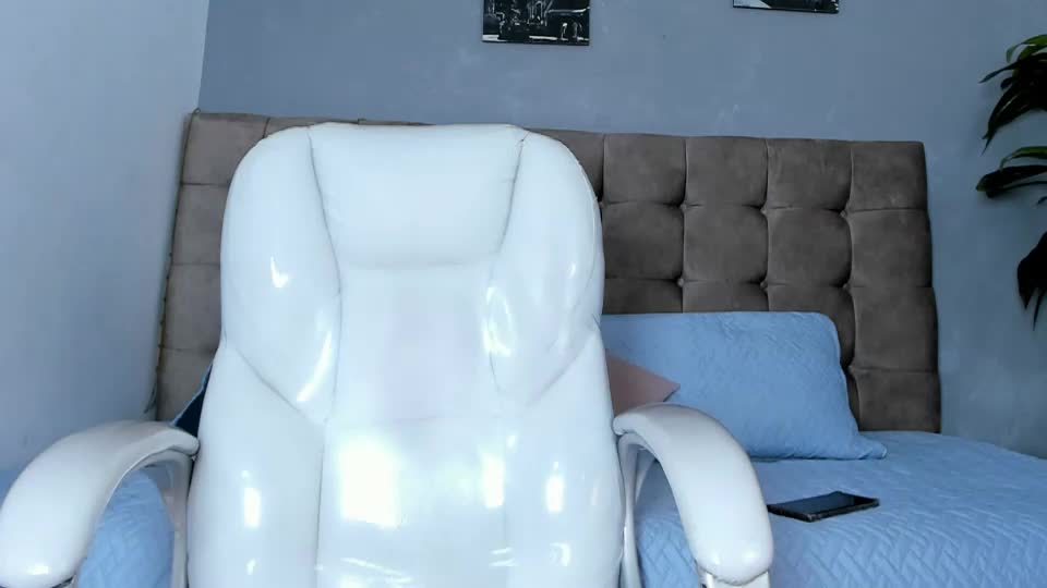 isabella_monroe7 Webcam Chat October 7, 2026