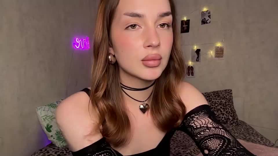 violettascarlett_ Webcam Chat October 8, 2026