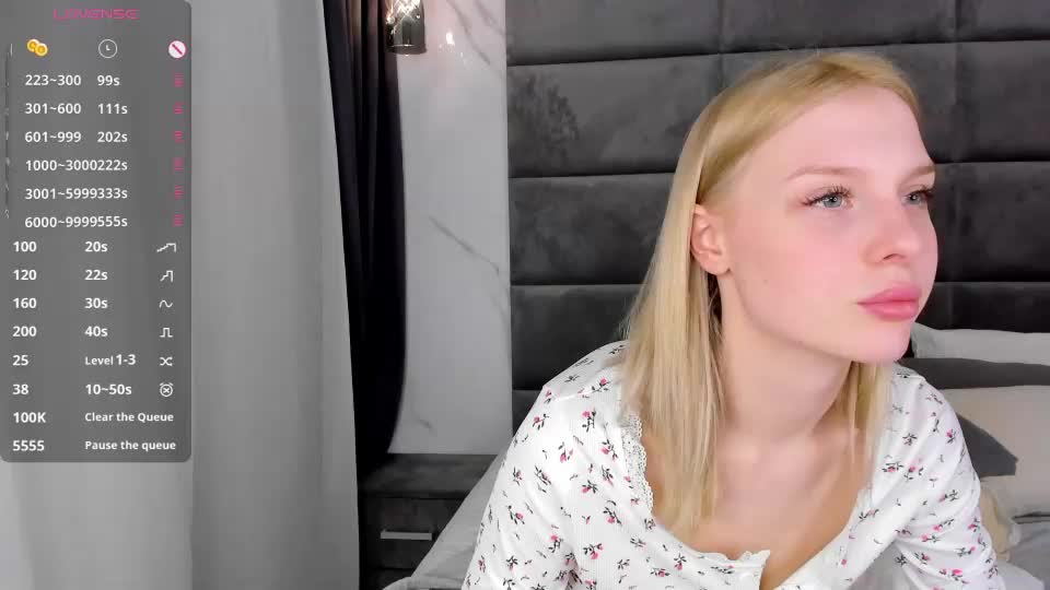 alice_taylori Webcam Chat October 8, 2026