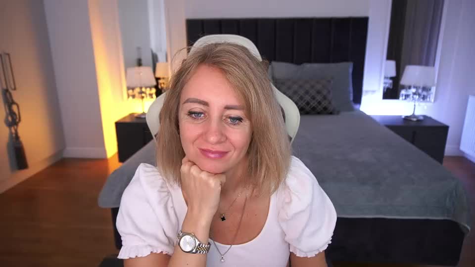 lavandersophi Webcam Chat October 8, 2026