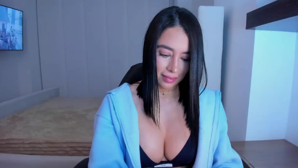 mia_banks_ Webcam Chat October 9, 2026